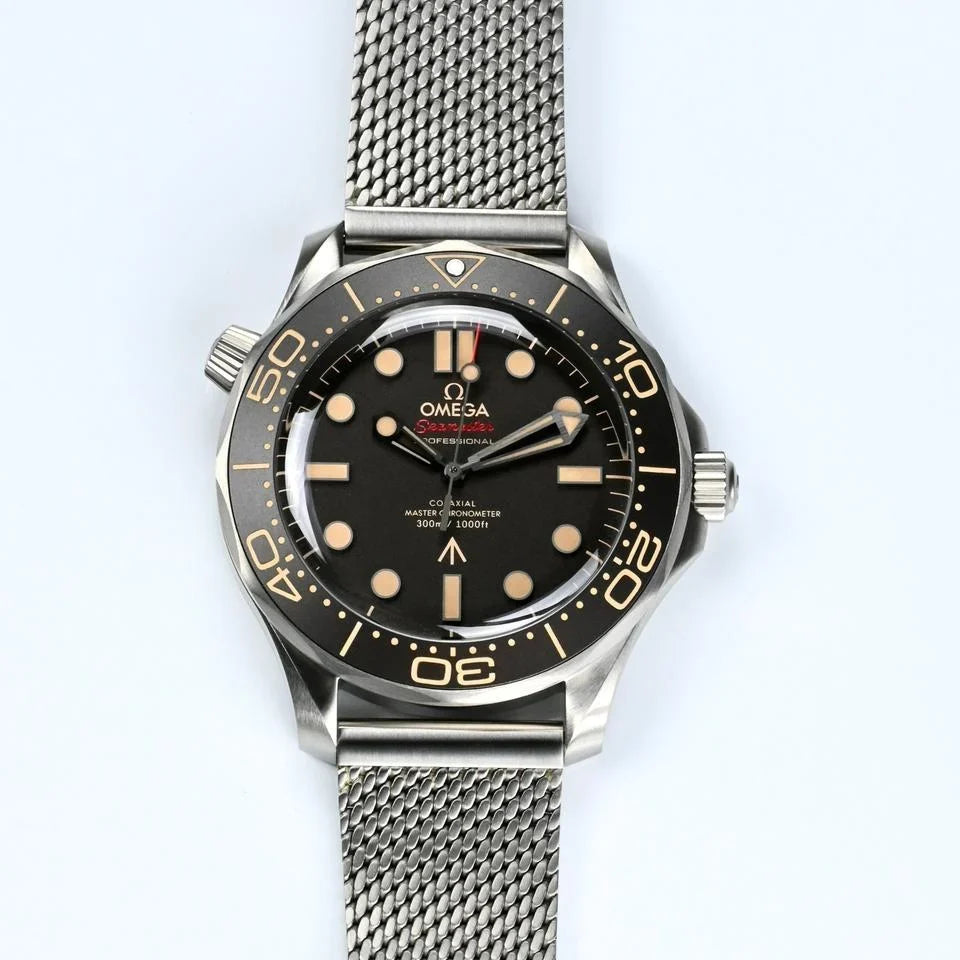 Omega Seamaster Diver 007 Edition With Extra Strap