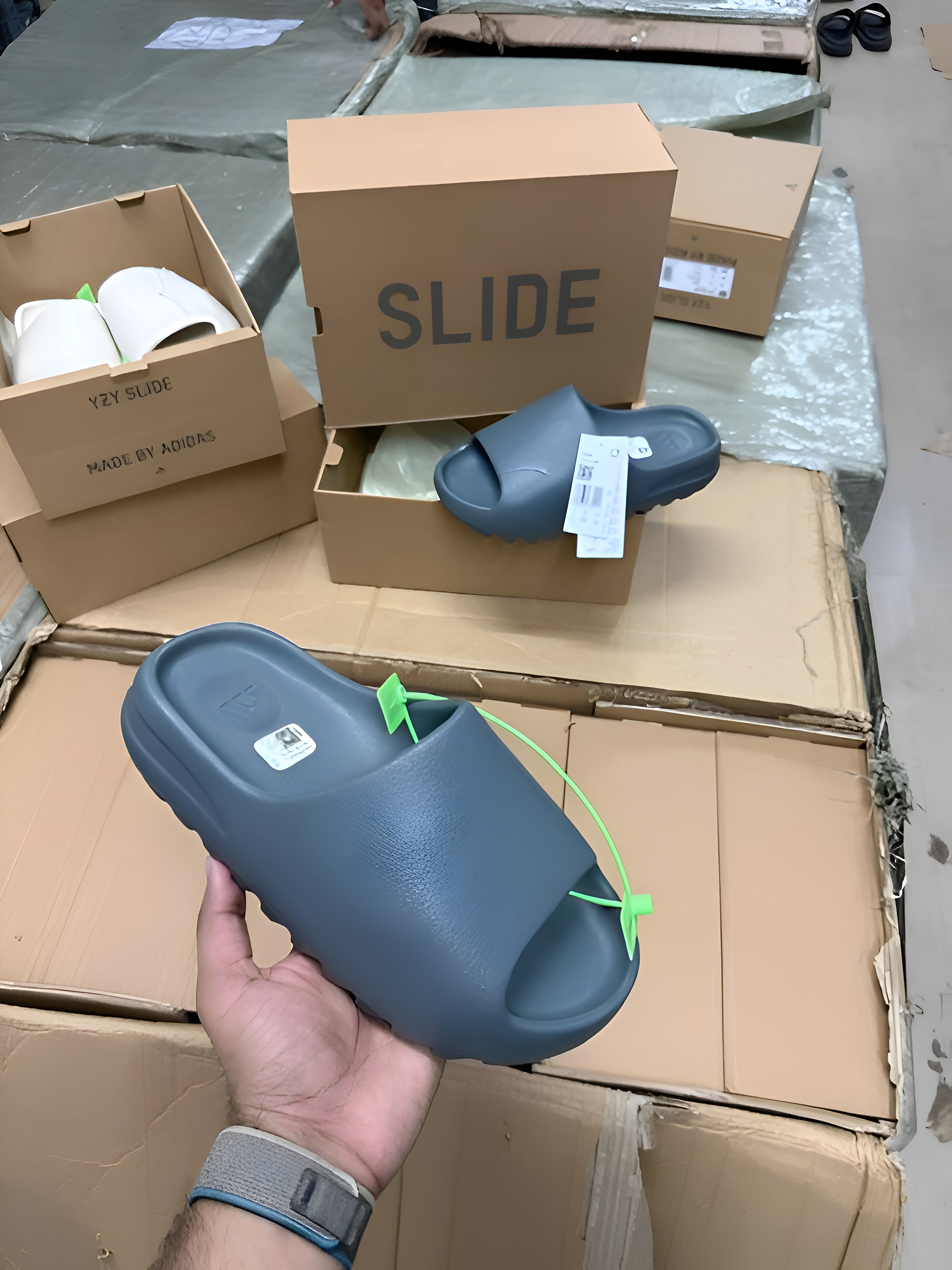 Adidas Yeezy Slide YZY OG Box ID2349