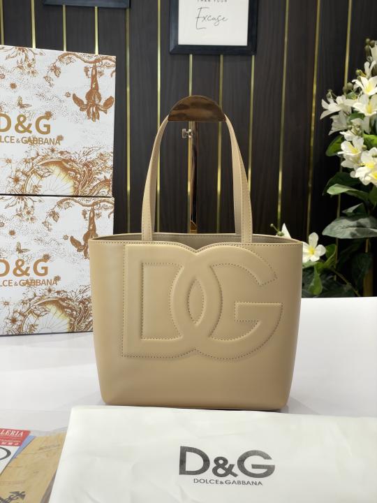 Dolce & Gabbana  DG logo medium 26 cm tote bag with OG box