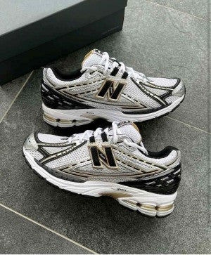 New Balancee 1906R Metallic Gold