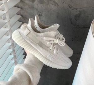 ADIDA S YEEZY BOOST 350 V2 BONE WHITE ( SEMI UA )