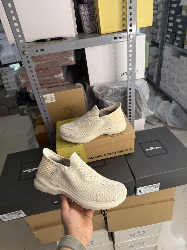 Skechers Slipon For Men Cream Go walk 6