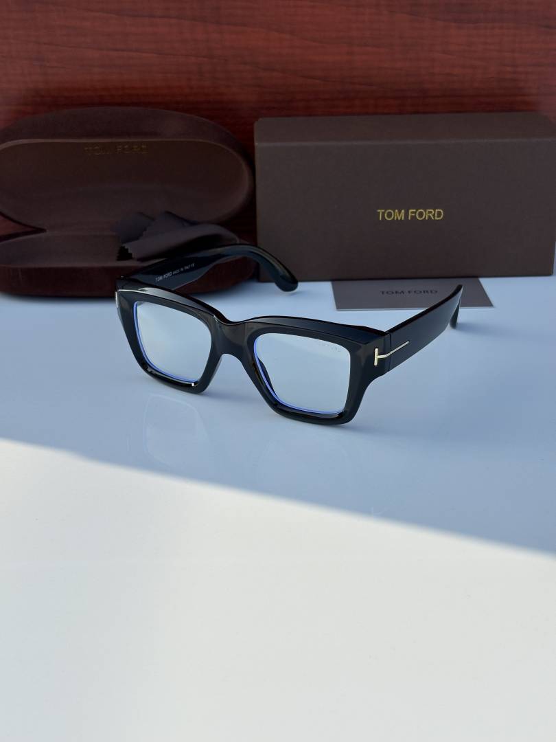 Tomford 184 Black