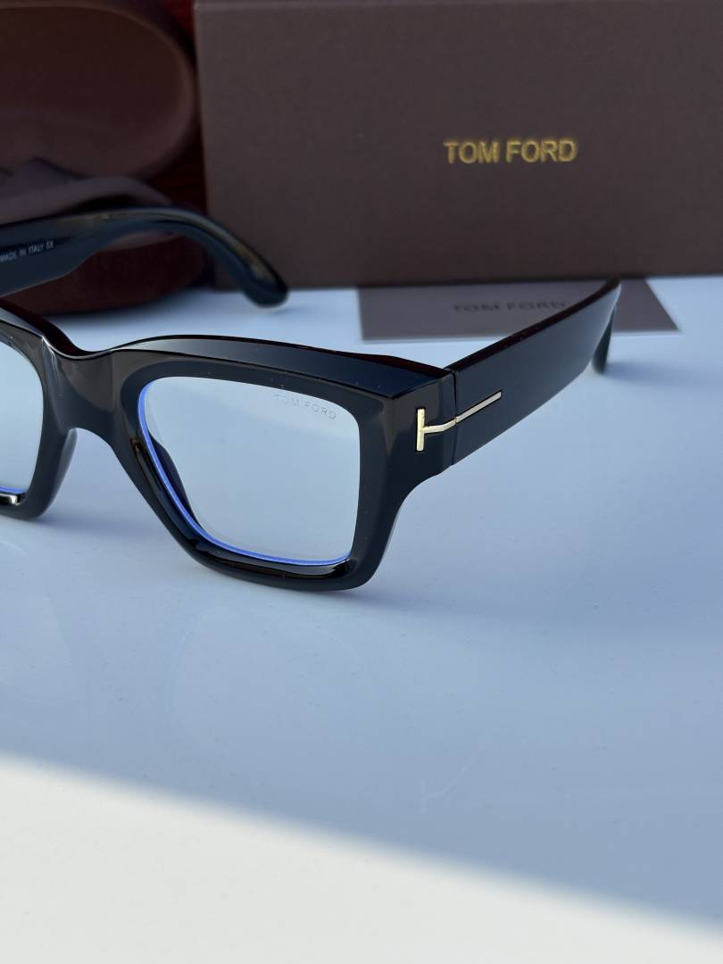 Tomford 184 Black