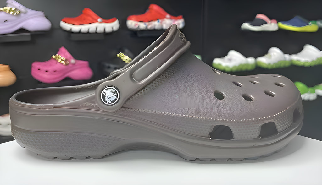 Crocs Classic Clogs Brown